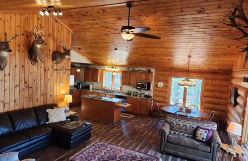 Hayward Cabin | Skeeter's Pt. Lodge on Nelson Lake
