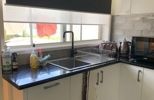 Skenes Creek House | Skenes Creek Beach Shack - Cheerful Coastal 2 Bedroom Escape