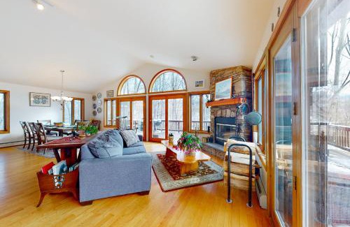 Stowe Area House | Ski Bike the East