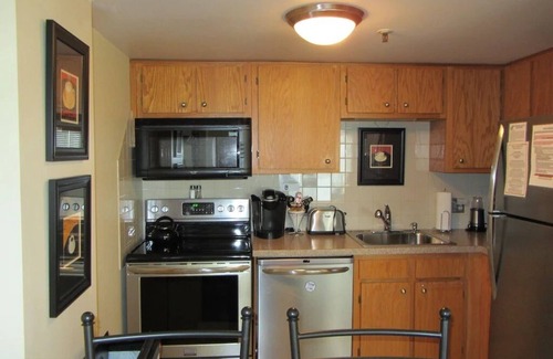 Snowshoe Condo | Ski, Board, Tubing, Mtn Biking, inside/outside pools, Snowshoe, Silver Creek