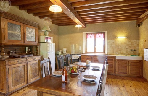 Chalmazel-Jeansagniere Cottage | Ski Chalet: Cozy 3-BR with Fireplace, Near Chalmazel Slopes, Ideal for Families