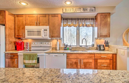 Bartlett Condo | Ski Condo w/Pool, Close to Story Land & Attitash!