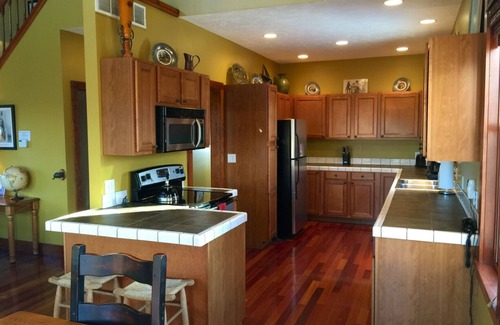 Arcadia House | Ski Crystal! 4 FLOORS of FUN! Gameroom! PONTOON BOAT! Kayaks! NEW WIFI!