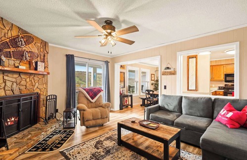 Banner Elk Condo | Ski Den Condo with Indoor Pool