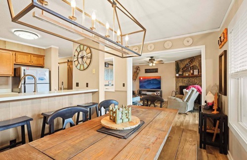 Banner Elk Condo | Ski Den Condo with Indoor Pool