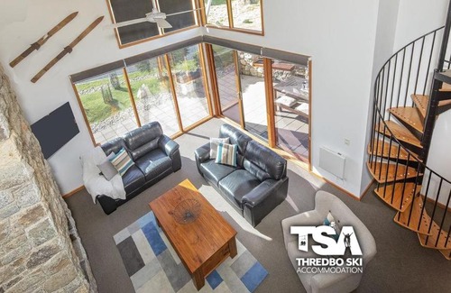 Crackenback Ski Chalet | Ski Fall at Lake Crackenback