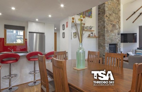 Crackenback Ski Chalet | Ski Fall at Lake Crackenback