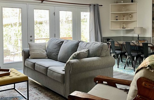 Roseland House | Ski, Hike, Play & Relax at Nectar Landing in Virginia's Ski and Wine Country