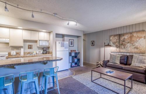 Century West House | Ski House 106 - Meredith Lodging