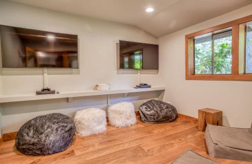 Century West House | Ski House 245 - Meredith Lodging
