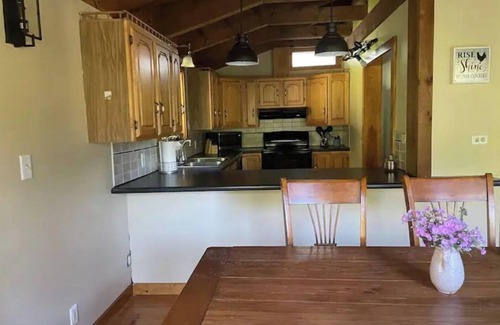 Wardsboro House | Ski House nestled between Mount Snow/Stratton