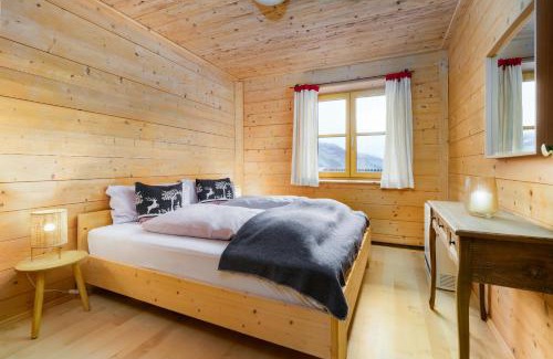 Maria Alm am Steinernen Meer Ski Chalet | Ski-in & Ski-out out Chalet Maria with amazing mountain view
