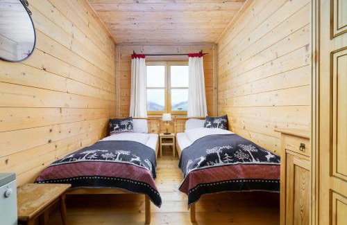 Maria Alm am Steinernen Meer Ski Chalet | Ski-in & Ski-out out Chalet Maria with amazing mountain view