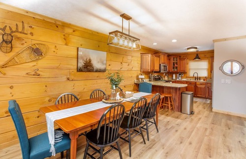 Snowshoe House | Ski-in and out with private HOT TUB in 5 bedroom house with game/theatre room!