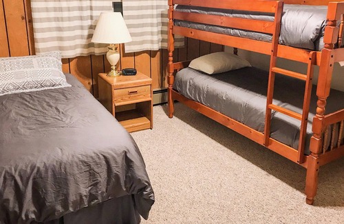 Upson Condo | Ski in And Ski out Whitecap Mountain Condo: Mountain Meadow's #4