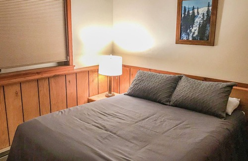 Upson Condo | Ski in And Ski out Whitecap Mountain Condo: Mountain Meadow's #4