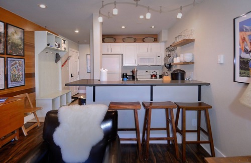 Crested Butte Condo | Ski in/Bike out, Updated, 2BD/2BA Emmons Condo, ski in/ski out