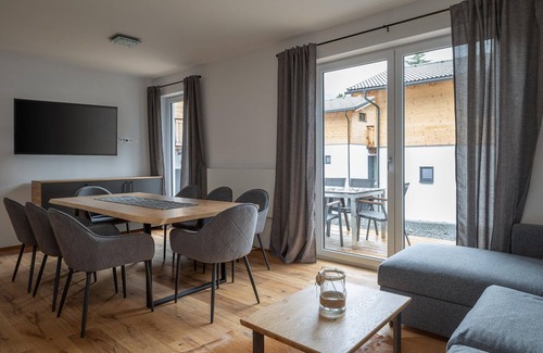 Reichenau Ski Chalet | Ski-in chalet with hot tub and sauna