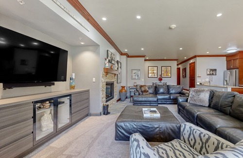Vail Condo | Ski-in/out, 1st-floor villa w/fireplace, fast WiFi, shared hot tub/pool/laundry