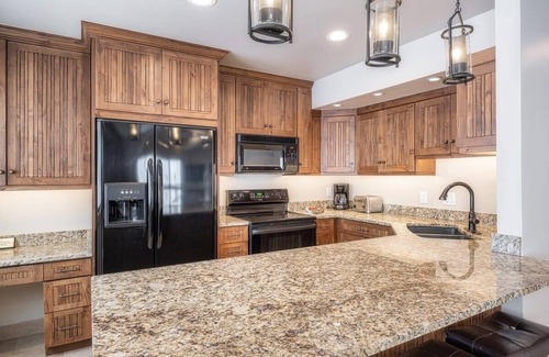 North Park City Condo | Ski-In/Out 3 BDR Condo w/Stunning Mountain Views!
