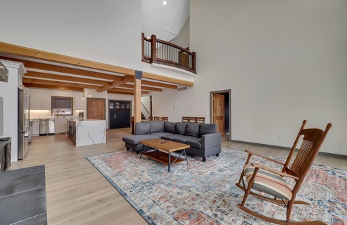 Boyne City House | Ski In/Out Access | Pet Friendly | Sleeps 18 | Hot Tub | Golf Course view