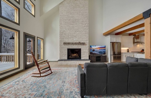 Boyne City House | Ski In/Out Access | Pet Friendly | Sleeps 18 | Hot Tub | Golf Course view