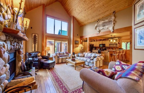 East Kootenay Ski Chalet | Ski In/out Chalet, Comfortably Sleeps 14, Hot Tub/Games room. Pet Friendly