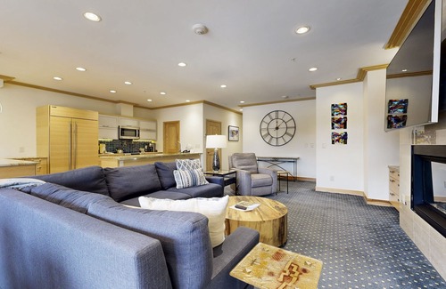 Vail Condo | Ski-in/out condo with fireplace, balcony, fast WiFi & shared hot tub, pool, W/D
