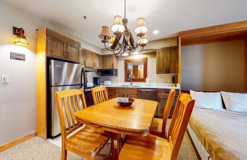 Big Sky Condo | Ski-in/out condo with mountain view, hot tub, pool, gym & sauna