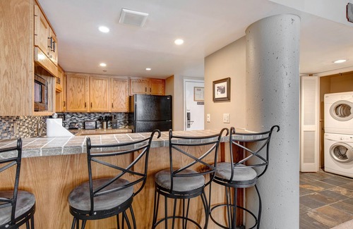 North Park City Condo | Ski-in/out condo with WiFi, private hot tub, fireplace, shared pool, & gym