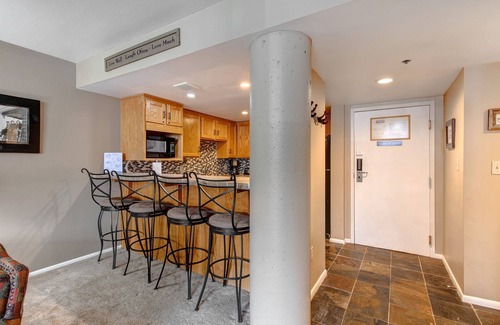 North Park City Condo | Ski-in/out condo with WiFi, private hot tub, fireplace, shared pool, & gym