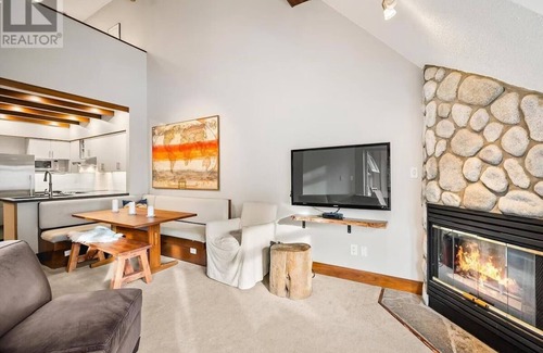 Whistler Creekside Condo | Ski In/Out, HEATED POOL/Hot Tub, 2 Bed rm + Loft, Whistler Retreat
