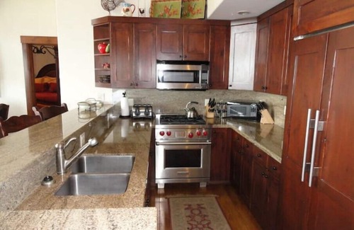 Deer Valley House | Ski in/out, Holidays Avail! 20 Mile VU, XL Balcony, Free Shuttle, First Tracks!