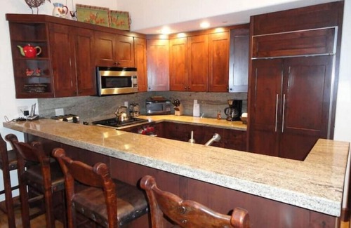 Deer Valley House | Ski in/out, Holidays Avail! 20 Mile VU, XL Balcony, Free Shuttle, First Tracks!