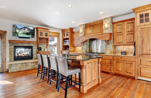 Winter Park House | Ski In Out Luxury Villa 456 I Private Hot Tub I Great Views I Best Price I Discounted Attractions