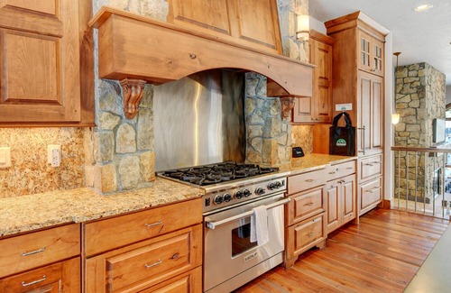 Winter Park House | Ski In Out Luxury Villa 456 I Private Hot Tub I Great Views I Best Price I Discounted Attractions