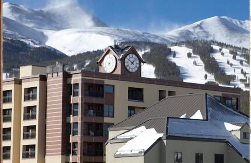 Peak 9 Condo | Ski in/out. Next to Ski school. 1 blk to Main Street. Sleeps 6. Gondola in 26!