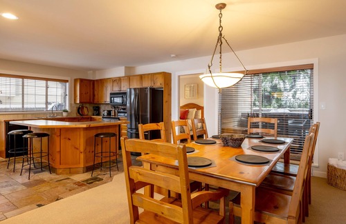 Upper Village House | SKI IN/OUT, Private Hot Tub, Free Parking, Renovated Nov 2021, Managed By Aloha Whistler