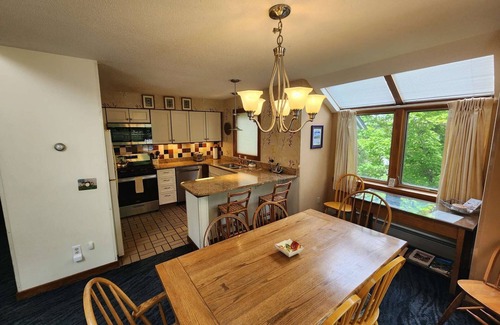 Central Vermont- Killington Condo | Ski In/Out Sunrise West Glade 3 BR 3 BA Trailside, Sauna, Pool, Hot Tub