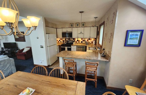 Central Vermont- Killington Condo | Ski In/Out Sunrise West Glade 3 BR 3 BA Trailside, Sauna, Pool, Hot Tub