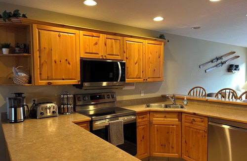 Sun Peaks House | Ski-In/Out to main Lift. Snow Creek Village 3 BR 3 BA. Hot Tub. Walk to village!