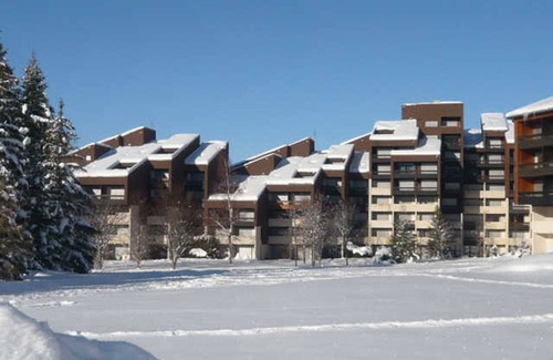 Correncon-en-Vercors Apartment | Ski-In/Ski-Out Studio with Balcony at Corrençon-en-Vercors - Near Golf & Hiking