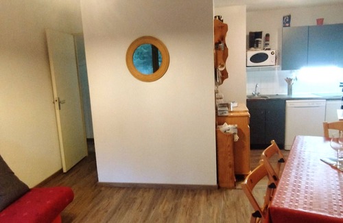Prapoutel Apartment | Ski-in/ski-out apartment, 2 rooms, for 6, near ski school