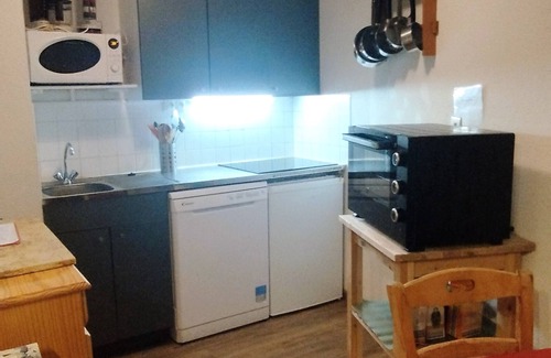 Prapoutel Apartment | Ski-in/ski-out apartment, 2 rooms, for 6, near ski school