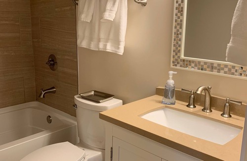 Nellysford Condo | Ski-in/Ski-out condo with mountain views