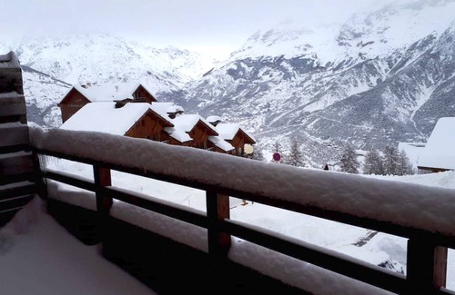 Puy-Saint-Vincent Apartment | Ski in/ski out apartment, 2 bedrooms, swimming pool, sauna