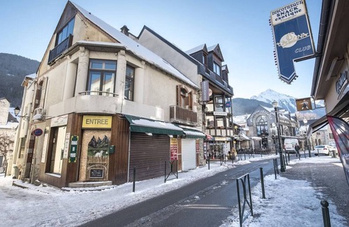 Pla d'Adet Apartment | Ski-In/Ski-Out Apartment with Stunning Mountain Views, Sleeps 6, Modern Amenities