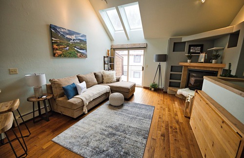 Telluride Condo | Ski-in/Ski-out; 2 Bedroom; Hot Tub+Gas Fireplace!
