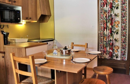 Risoul Apartment | Ski-In/Ski-Out 2-Room Apartment for 6 in Risoul 1850