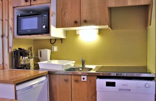 Risoul Apartment | Ski-In/Ski-Out 2-Room Apartment for 6 in Risoul 1850